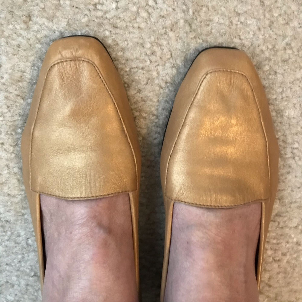 Enzo Angiolini woman’s gold flats size 7.5 medium